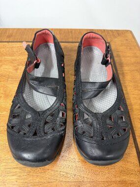 Baretraps Women's Size 7.5 Ferra Mary Jane Flower Lasercut Comfort Flats Black